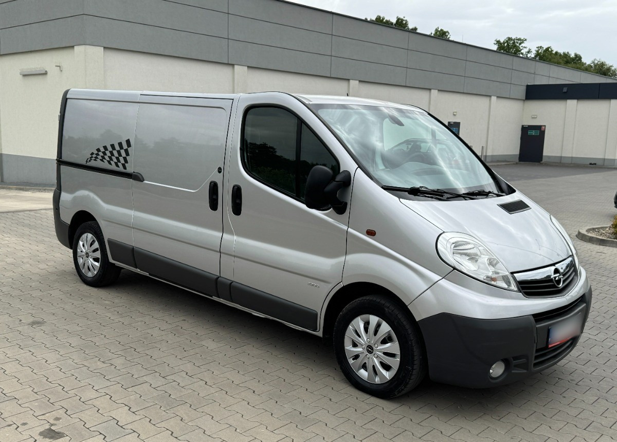 Opel Vivaro 2.0 DCI 115KM 2013 Rok SERWISOWANY Bezwypadkowy Super Stan - Furgón: foto 4 Opel Vivaro 2.0 DCI 115KM 2013 Rok SERWISOWANY Bezwypadkowy Super Stan - Furgón: foto 4