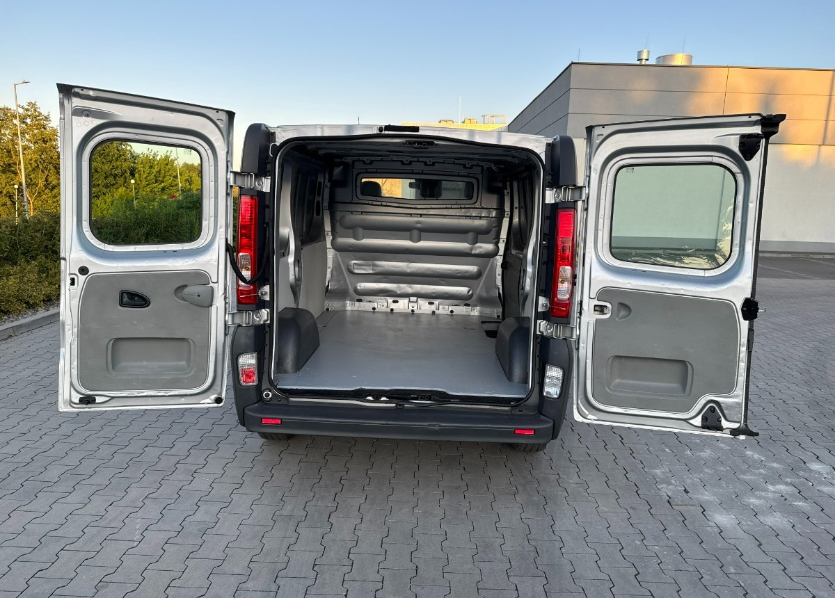 Opel Vivaro 2.0 DCI 115KM 2014 Rok Klimatyzacja Nawigacja BEZWYPADKOWY - Furgón: foto 5 Opel Vivaro 2.0 DCI 115KM 2014 Rok Klimatyzacja Nawigacja BEZWYPADKOWY - Furgón: foto 5