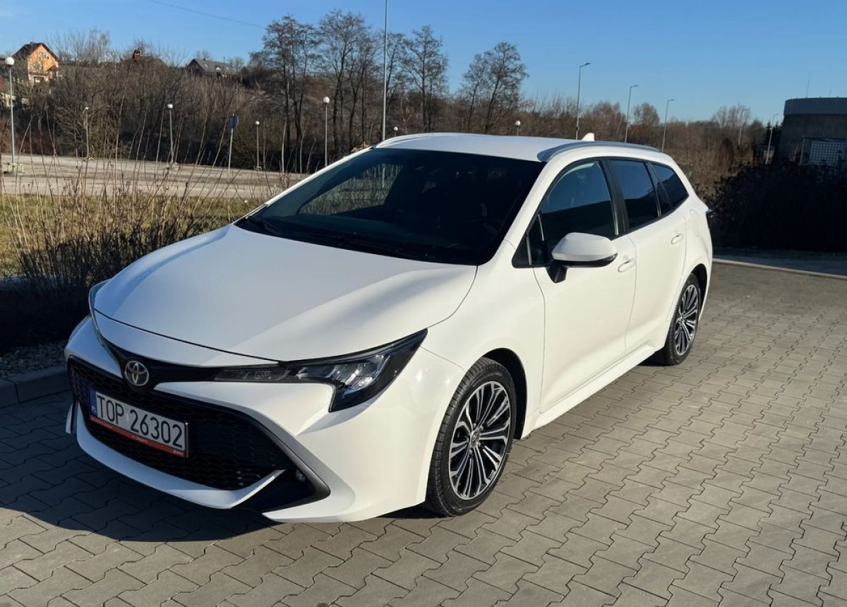 Toyota Corolla 1.8 Hybrid Active Niski przebieg LED FV23 W SUPER STANIE - Coche familiar: foto 3 Toyota Corolla 1.8 Hybrid Active Niski przebieg LED FV23 W SUPER STANIE - Coche familiar: foto 3