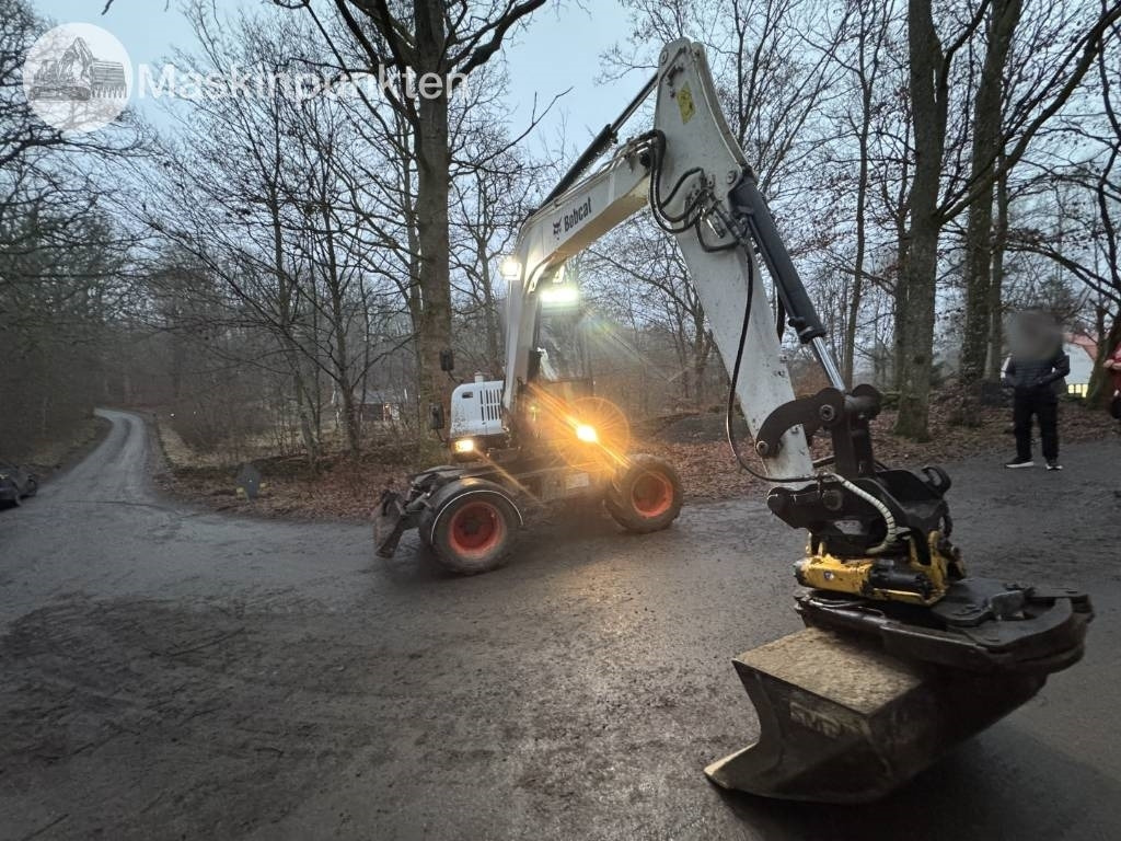 Bobcat E 55 W med Redskapsvagn samt redskap - Excavadora de ruedas: foto 4 Bobcat E 55 W med Redskapsvagn samt redskap - Excavadora de ruedas: foto 4