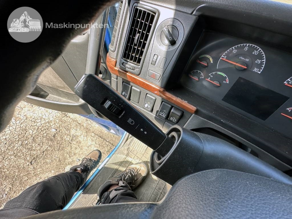 Cabeza tractora Volvo FH 12 460: foto 22