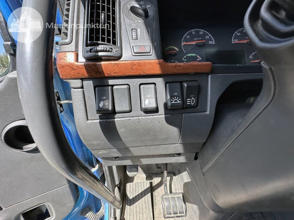 Cabeza tractora Volvo FH 12 460: foto 24