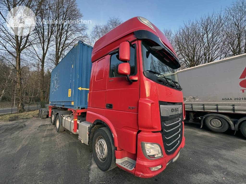 DAF XF 530 - Camión portacontenedore/ Intercambiable: foto 1 DAF XF 530 - Camión portacontenedore/ Intercambiable: foto 1