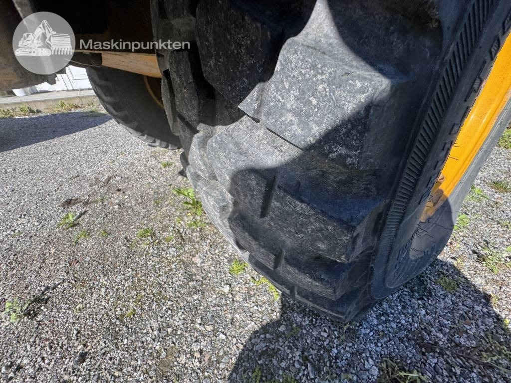 Cargadora de ruedas JCB 413 K: foto 23
