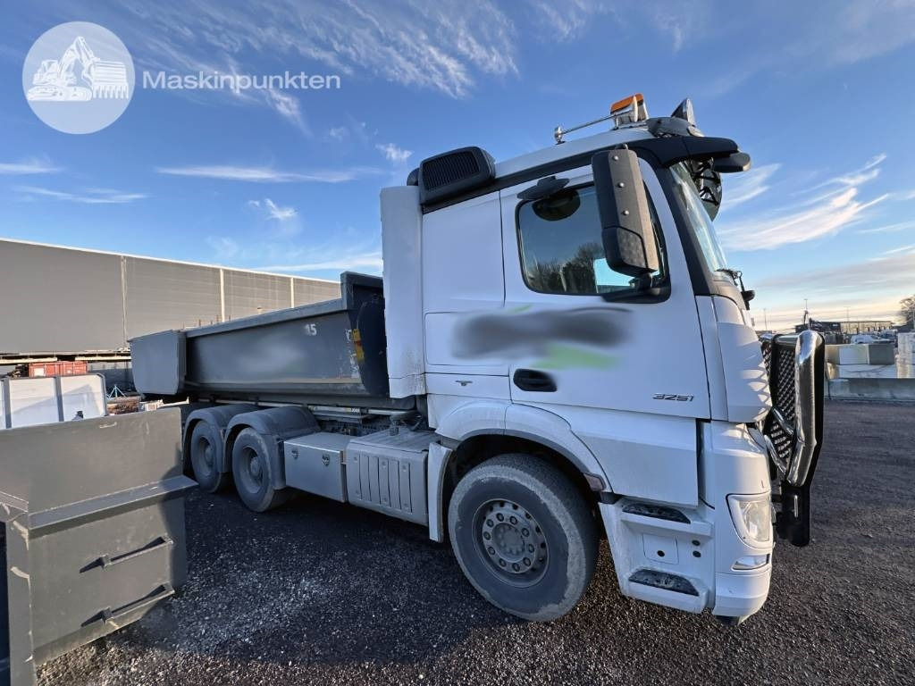 Mercedes-Benz Arocs 3251 - Camión multibasculante: foto 2 Mercedes-Benz Arocs 3251 - Camión multibasculante: foto 2