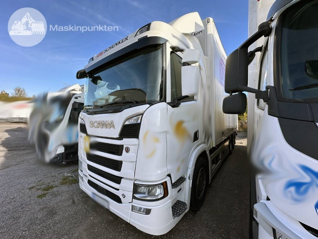 Scania R 580 - Camión caja cerrada: foto 1 Scania R 580 - Camión caja cerrada: foto 1