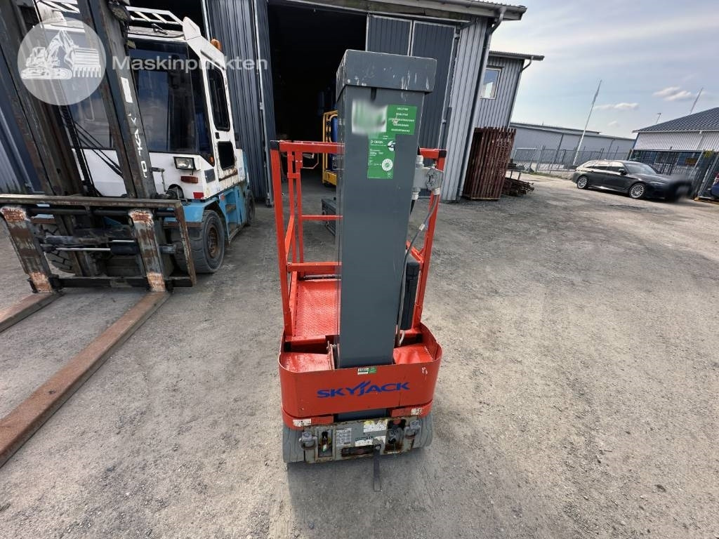 SkyJack SJ 12 - Plataforma de mástil vertical: foto 3 SkyJack SJ 12 - Plataforma de mástil vertical: foto 3