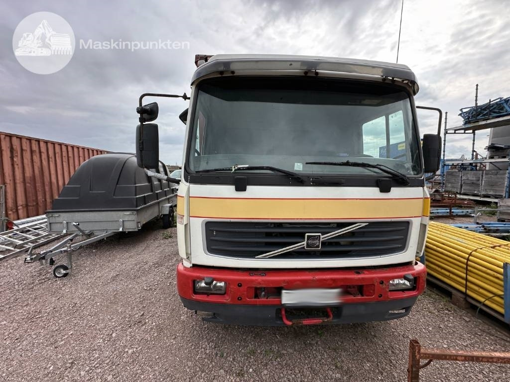 Volvo FL 6 - Camión caja cerrada: foto 2 Volvo FL 6 - Camión caja cerrada: foto 2