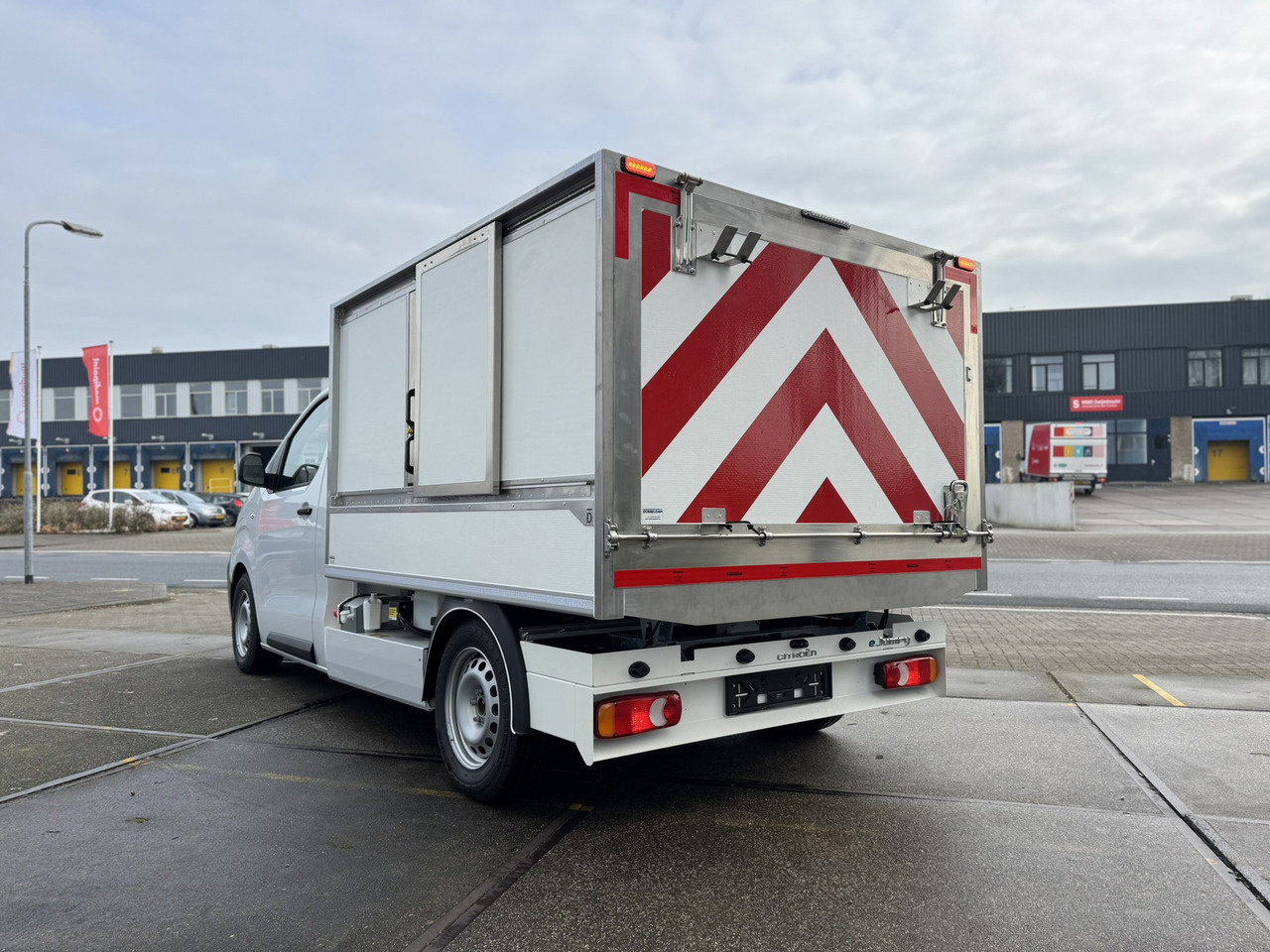 Citroen E-Jumpy veegvuil zijbelader seitenlader mullfahrzeug - Furgoneta basculante, Furgoneta eléctrica: foto 4 Citroen E-Jumpy veegvuil zijbelader seitenlader mullfahrzeug - Furgoneta basculante, Furgoneta eléctrica: foto 4