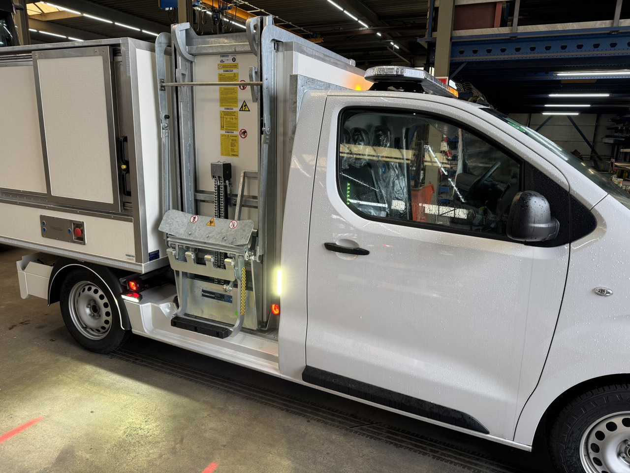 Citroen E-Jumpy veegvuil zijbelader seitenlader mullfahrzeug - Furgoneta basculante, Furgoneta eléctrica: foto 3 Citroen E-Jumpy veegvuil zijbelader seitenlader mullfahrzeug - Furgoneta basculante, Furgoneta eléctrica: foto 3