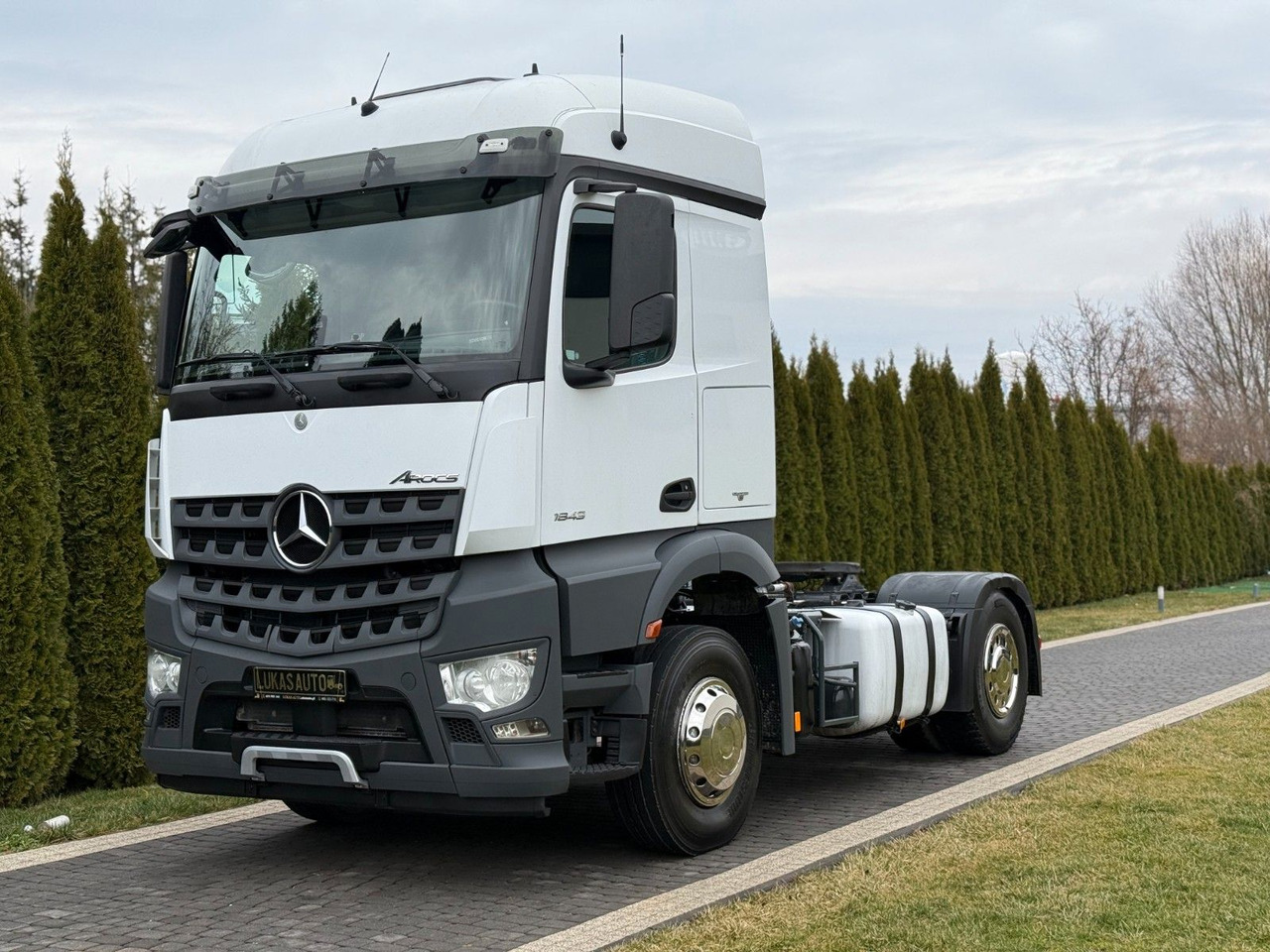 Mercedes-Benz AROCS 1843 HYDRAULIC - Cabeza tractora: foto 1 Mercedes-Benz AROCS 1843 HYDRAULIC - Cabeza tractora: foto 1
