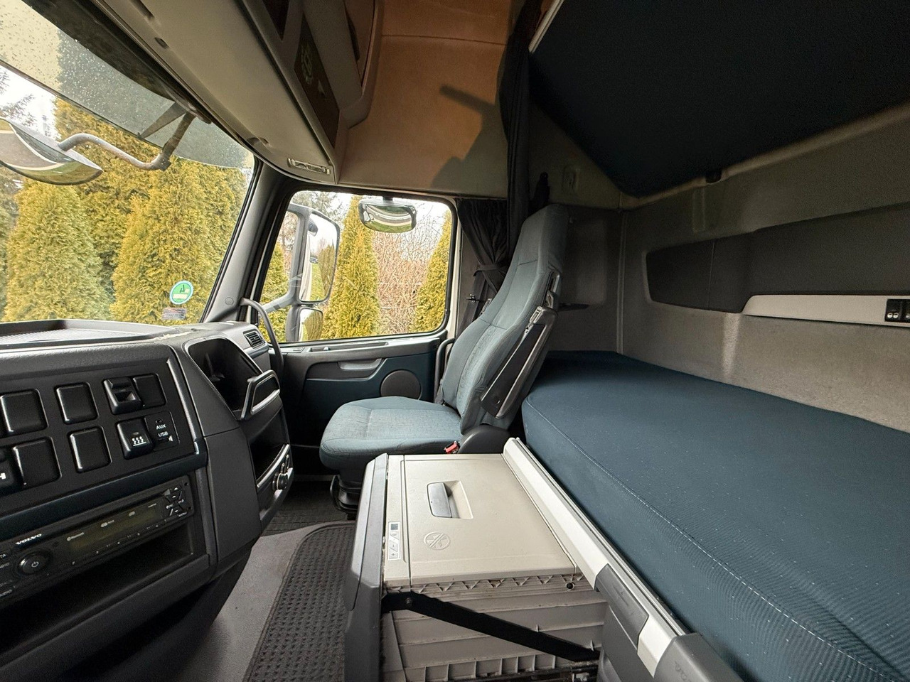 Cabeza tractora Volvo FH 460 EEV XL: foto 9