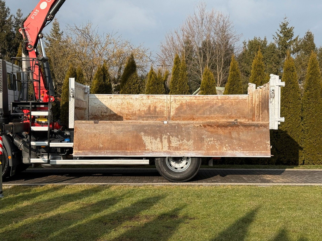 Camión grúa Iveco STRALIS 330 / 4x2/ TIPPER /FASSI F135: foto 9