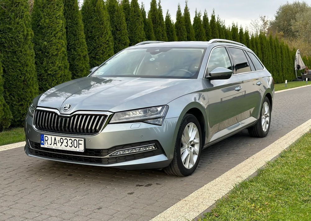 Skoda Superb 2.0 TDI SCR Style DSG - Coche familiar: foto 1 Skoda Superb 2.0 TDI SCR Style DSG - Coche familiar: foto 1
