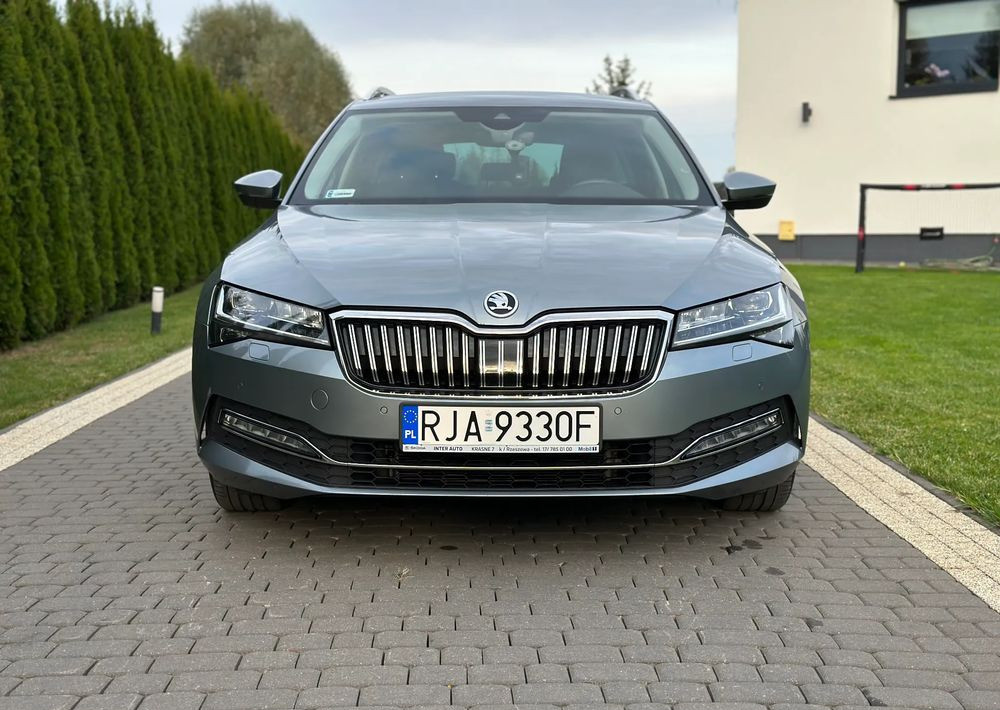 Skoda Superb 2.0 TDI SCR Style DSG - Coche familiar: foto 2 Skoda Superb 2.0 TDI SCR Style DSG - Coche familiar: foto 2