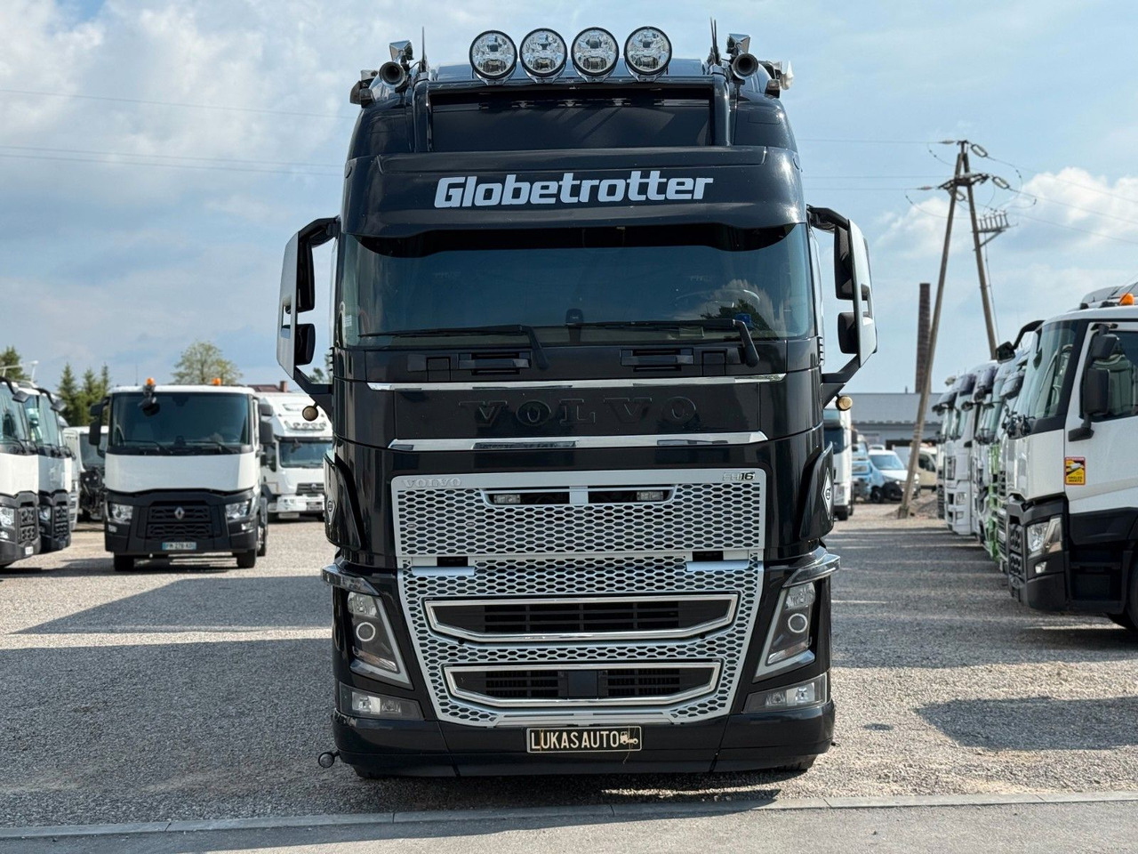 Volvo FH16 660 HP XL TANDEM 6x2 LIMITED EDITION - Camión caja cerrada: foto 2 Volvo FH16 660 HP XL TANDEM 6x2 LIMITED EDITION - Camión caja cerrada: foto 2