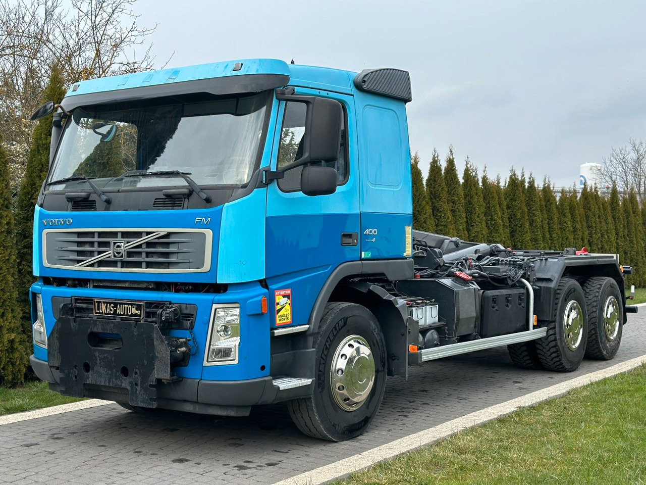 Volvo FM 400 MANUAL 6X4 ABROLLKIPPER - Camión multibasculante: foto 1 Volvo FM 400 MANUAL 6X4 ABROLLKIPPER - Camión multibasculante: foto 1