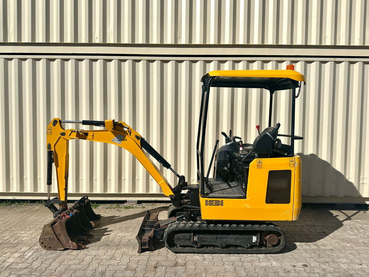 JCB 16C-1 /2020 BJ/943 BH/verbr. Laufwerk/3xLöffel - Miniexcavadora: foto 2 JCB 16C-1 /2020 BJ/943 BH/verbr. Laufwerk/3xLöffel - Miniexcavadora: foto 2
