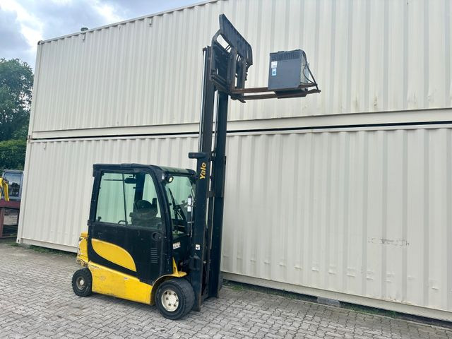Yale ERP30VL / Seitenschieber + Zinkenverstellung - Carretilla elevadora eléctrica: foto 4 Yale ERP30VL / Seitenschieber + Zinkenverstellung - Carretilla elevadora eléctrica: foto 4