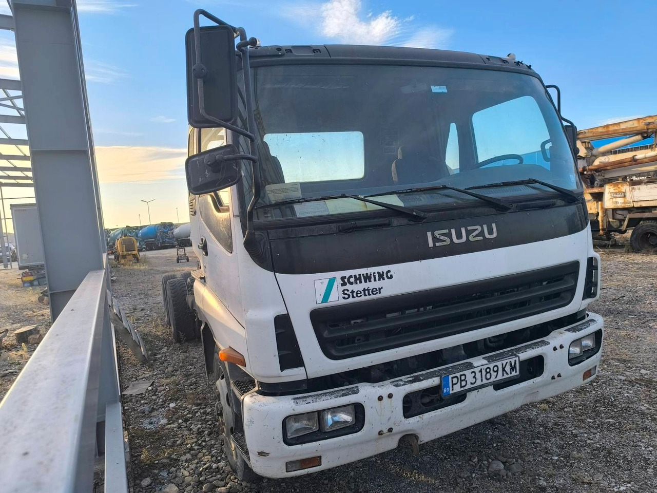 Isuzu 2.8 CXZ 81 - Camión chasis: foto 1 Isuzu 2.8 CXZ 81 - Camión chasis: foto 1