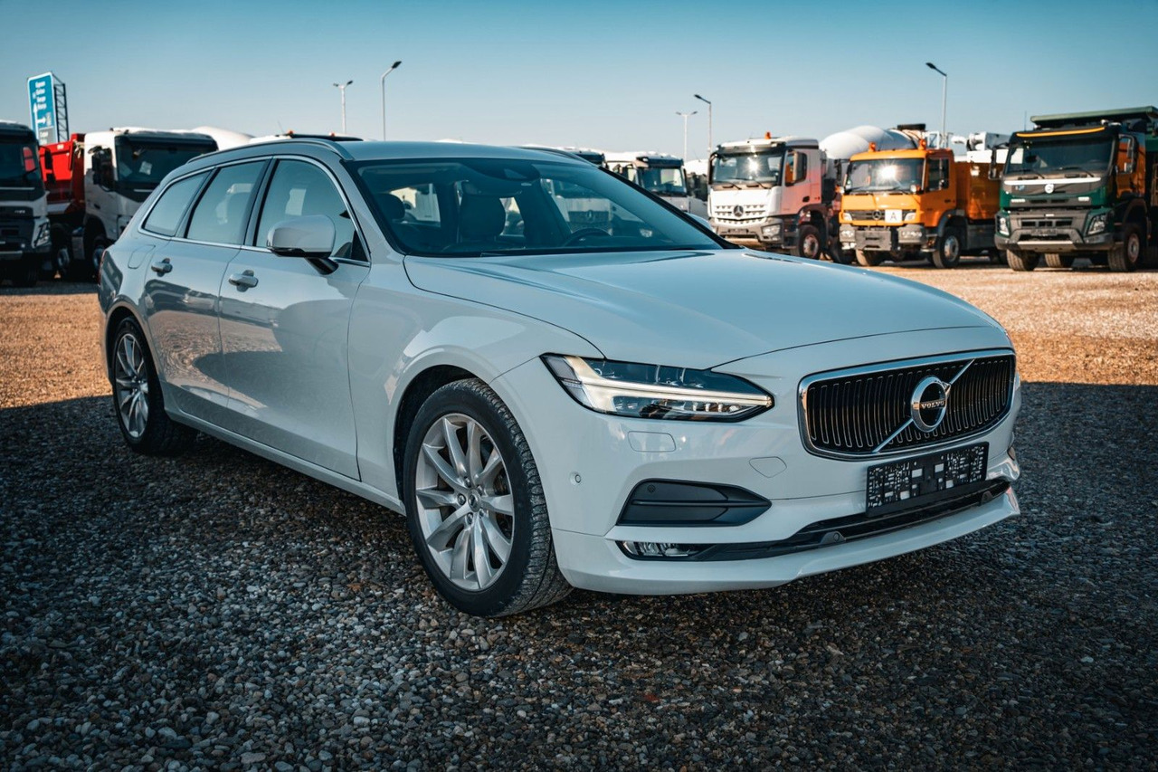 Volvo V90 D4 Momentum 2.0D - Coche: foto 1 Volvo V90 D4 Momentum 2.0D - Coche: foto 1