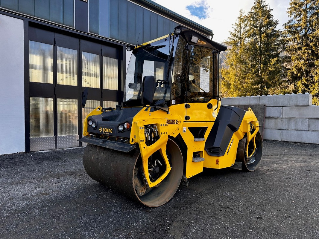 BOMAG DE BW 151 AD-5 AM Stage V/Tier 4f - Apisonadora de asfalto: foto 1 BOMAG DE BW 151 AD-5 AM Stage V/Tier 4f - Apisonadora de asfalto: foto 1