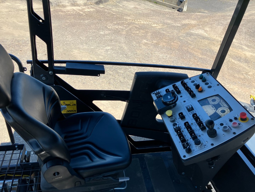 Pavimentadora de asfalto nuevo BOMAG IT BF 800 C S600  Stage IIIa/Tier 3: foto 8