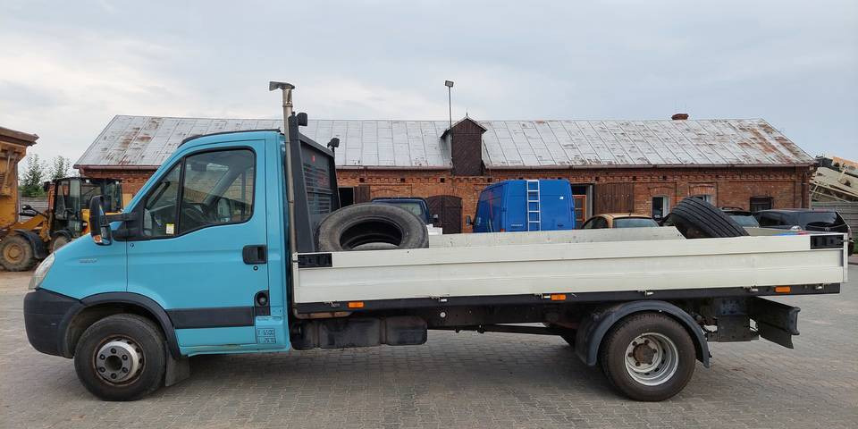Iveco Daily 65C17 silnik 3.0 skrzynia automat - Furgoneta caja abierta: foto 2 Iveco Daily 65C17 silnik 3.0 skrzynia automat - Furgoneta caja abierta: foto 2