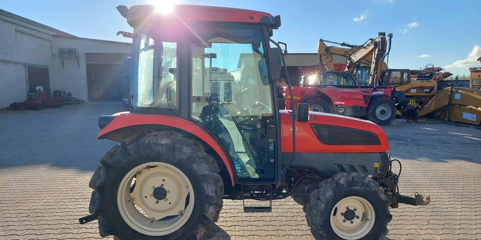 Kioti EX50 HST 50KM klimatyzacja przedni TUZ - Tractor: foto 5 Kioti EX50 HST 50KM klimatyzacja przedni TUZ - Tractor: foto 5