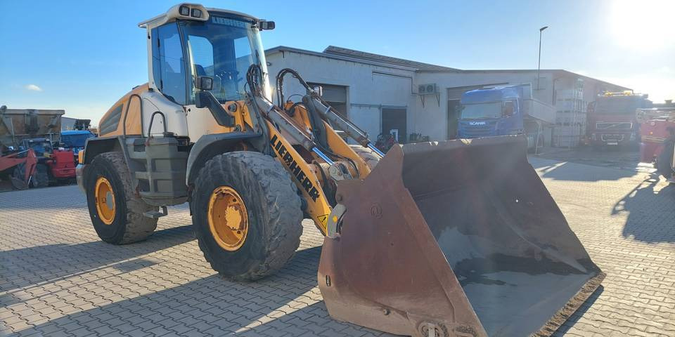 Ładowarka Liebherr L538 16 ton łyżka wysokiego wysypu - Cargadora de ruedas: foto 4 Ładowarka Liebherr L538 16 ton łyżka wysokiego wysypu - Cargadora de ruedas: foto 4