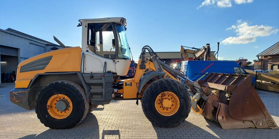 Ładowarka Liebherr L538 16 ton łyżka wysokiego wysypu - Cargadora de ruedas: foto 5 Ładowarka Liebherr L538 16 ton łyżka wysokiego wysypu - Cargadora de ruedas: foto 5