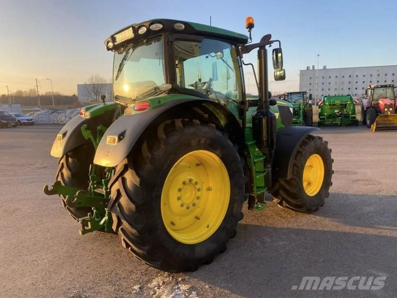 John Deere 6215R - Tractor: foto 3 John Deere 6215R - Tractor: foto 3