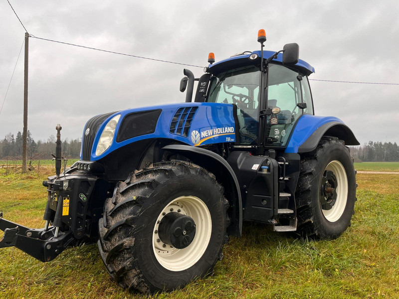 New Holland T8.330 - Tractor: foto 2 New Holland T8.330 - Tractor: foto 2
