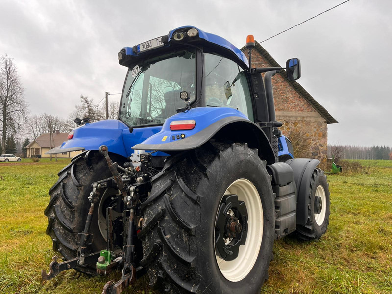 New Holland T8.330 - Tractor: foto 4 New Holland T8.330 - Tractor: foto 4