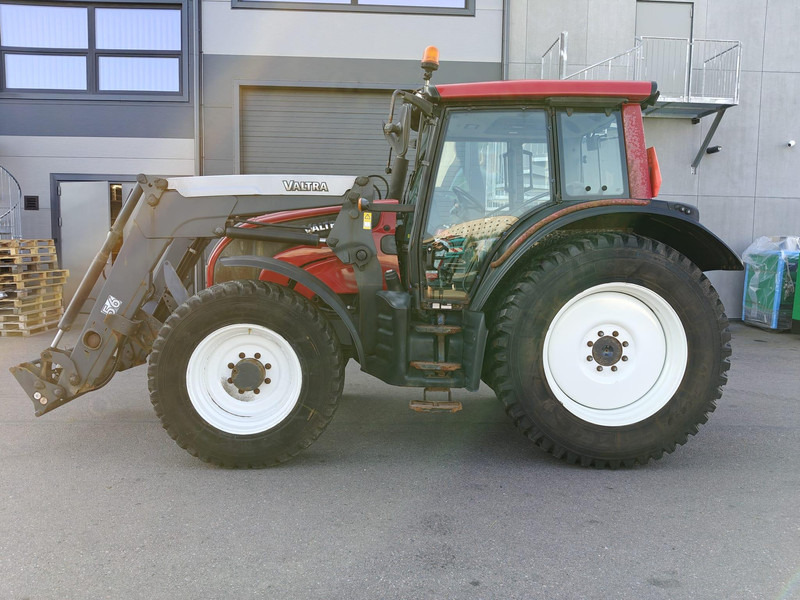 Valtra N101 - Tractor: foto 2 Valtra N101 - Tractor: foto 2