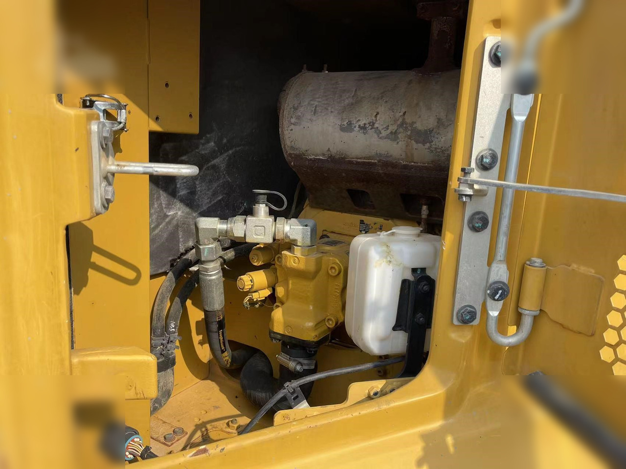 Excavadora de cadenas CATERPILLAR 307.5: foto 6