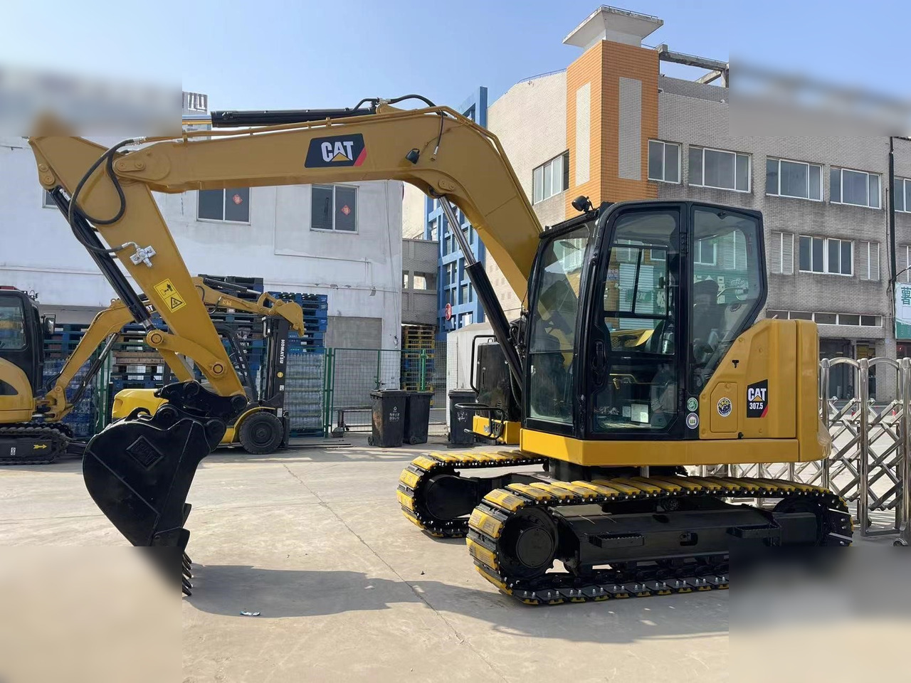 CATERPILLAR 307.5 - Excavadora de cadenas: foto 1 CATERPILLAR 307.5 - Excavadora de cadenas: foto 1
