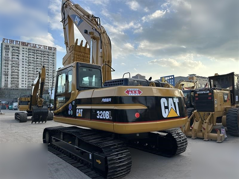 CATERPILLAR 320BL - Excavadora de cadenas: foto 1 CATERPILLAR 320BL - Excavadora de cadenas: foto 1