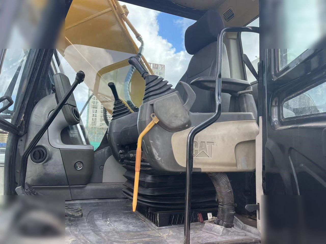 Excavadora de cadenas CATERPILLAR 320D: foto 9
