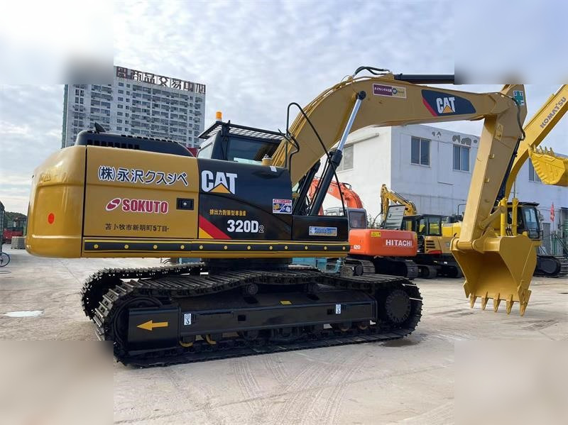 CATERPILLAR 320D2 - Excavadora de cadenas: foto 2 CATERPILLAR 320D2 - Excavadora de cadenas: foto 2