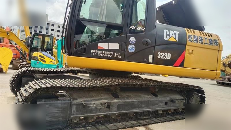 CATERPILLAR 323D - Excavadora de cadenas: foto 2 CATERPILLAR 323D - Excavadora de cadenas: foto 2