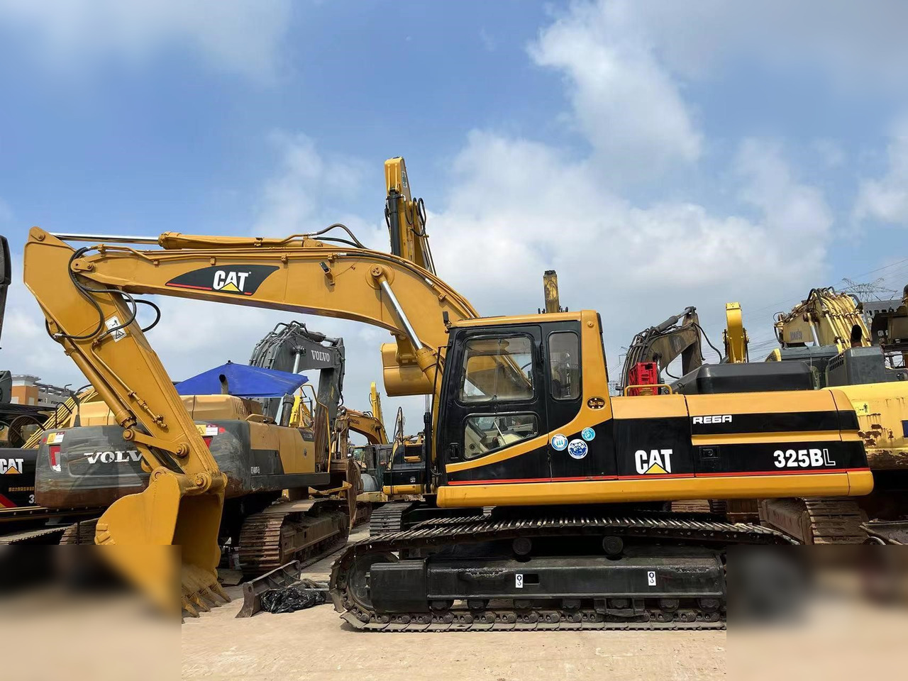 CATERPILLAR 325BL - Excavadora de cadenas: foto 1 CATERPILLAR 325BL - Excavadora de cadenas: foto 1