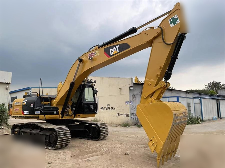 CATERPILLAR 325DL - Excavadora de cadenas: foto 2 CATERPILLAR 325DL - Excavadora de cadenas: foto 2