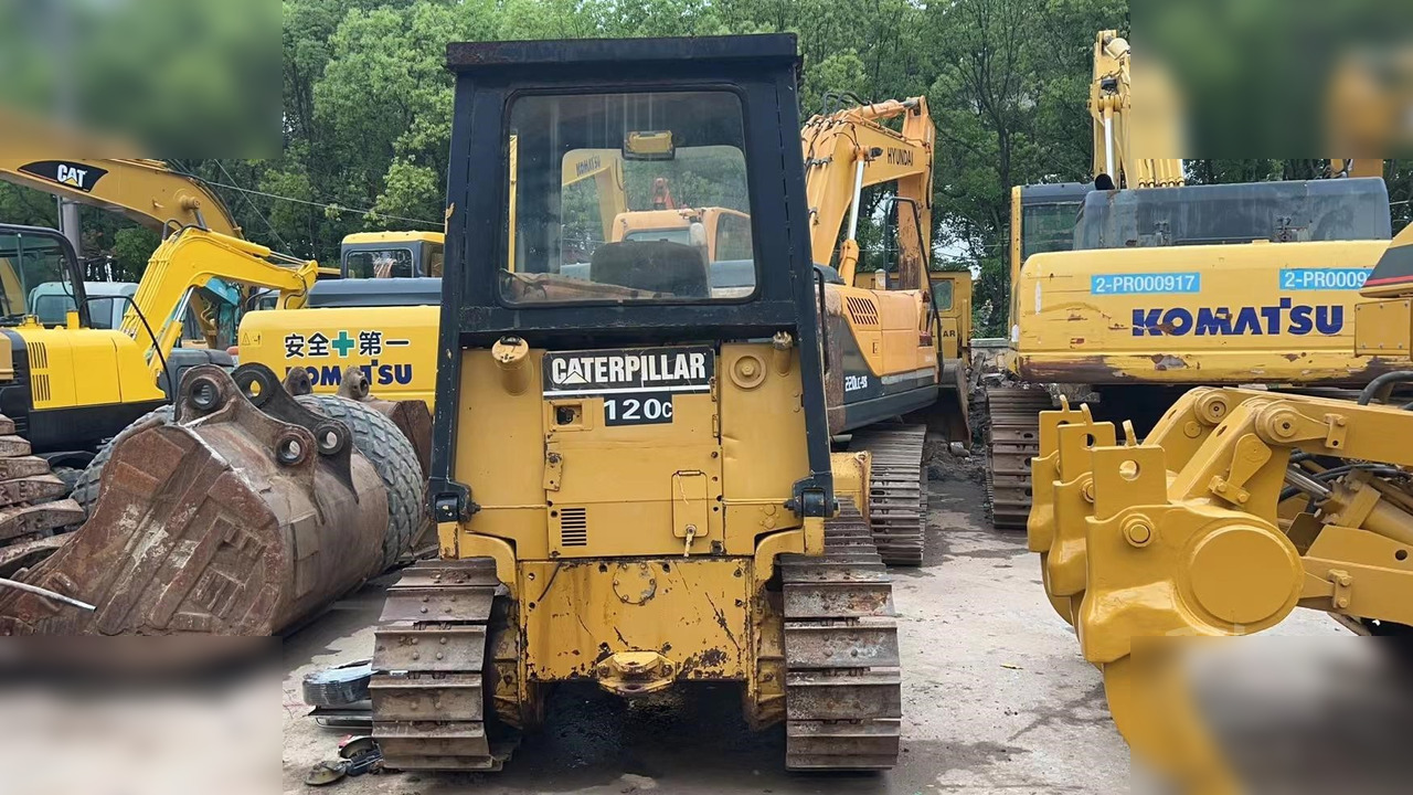 CATERPILLAR D4C - Bulldozer: foto 4 CATERPILLAR D4C - Bulldozer: foto 4