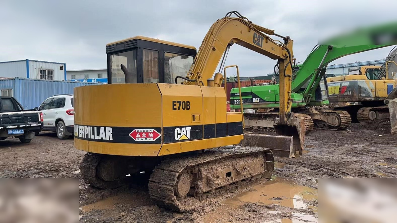 CATERPILLAR E70B - Excavadora de cadenas: foto 3 CATERPILLAR E70B - Excavadora de cadenas: foto 3