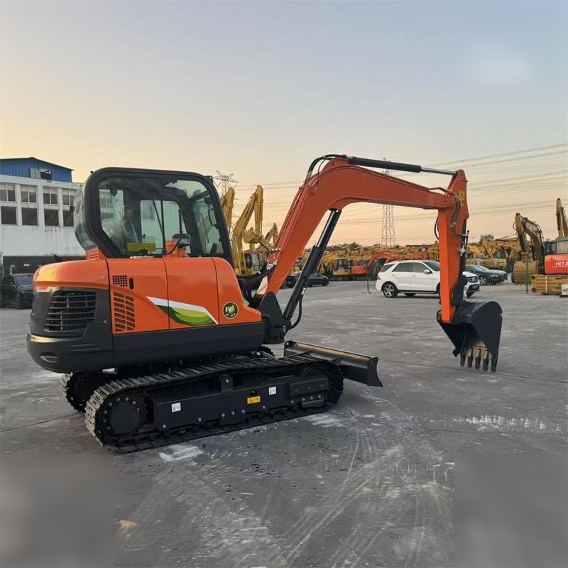 DOOSAN DX60E-10N - Excavadora de cadenas: foto 4 DOOSAN DX60E-10N - Excavadora de cadenas: foto 4