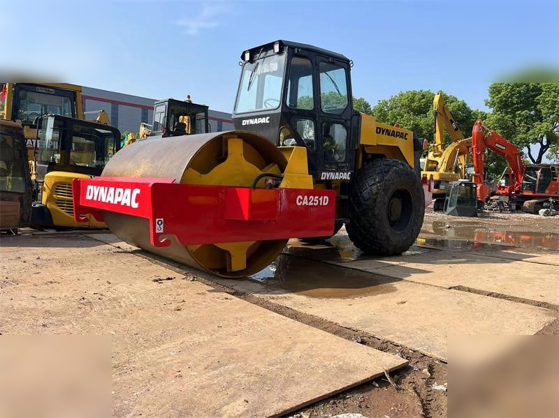 DYNAPAC CA251D - Compactador: foto 1 DYNAPAC CA251D - Compactador: foto 1