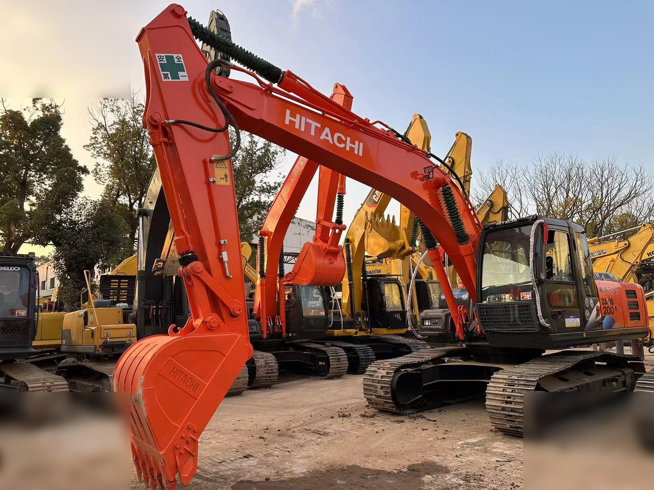 HITACHI ZX200-3G - Excavadora de cadenas: foto 1 HITACHI ZX200-3G - Excavadora de cadenas: foto 1