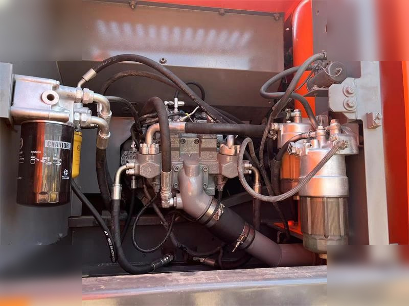 Excavadora de cadenas HITACHI ZX240-3: foto 8