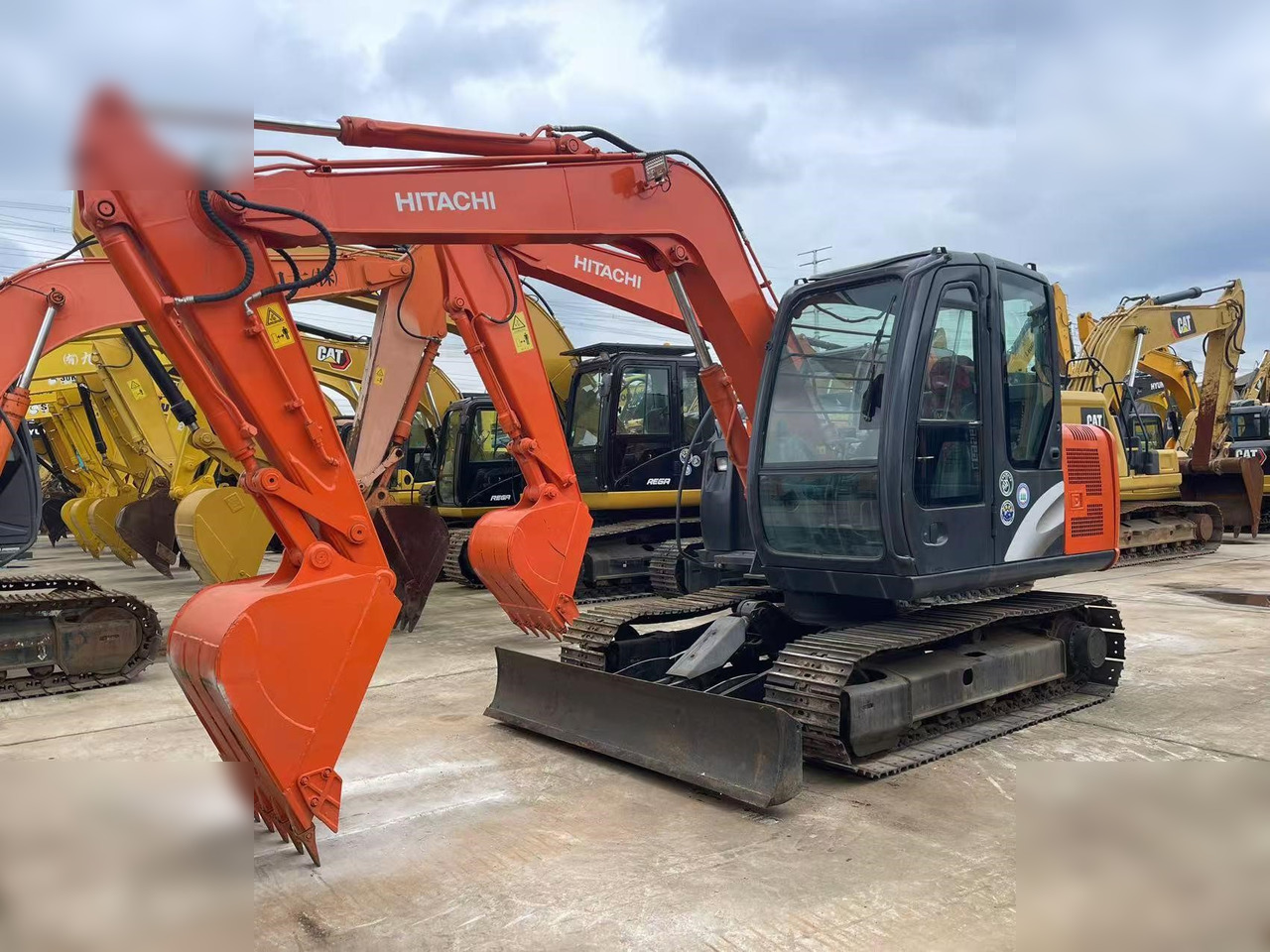 HITACHI ZX70-5G - Excavadora de cadenas: foto 2 HITACHI ZX70-5G - Excavadora de cadenas: foto 2